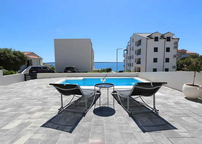 Dolphin View Ii With A Pool By The *