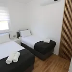 Apartman Dolphin View Ii With A Pool By The *