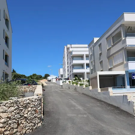 Dolphin View Ii With A Pool By The Apartman Mandre