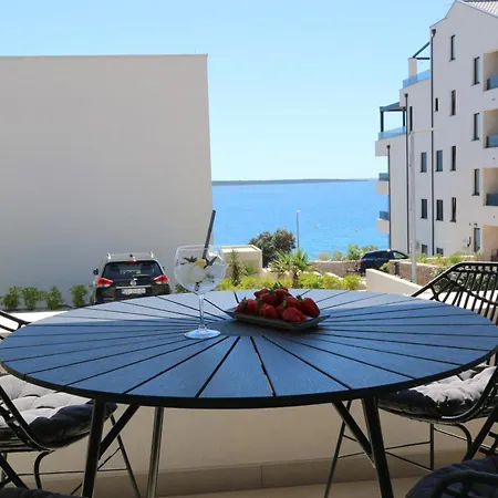 Dolphin View Ii With A Pool By The