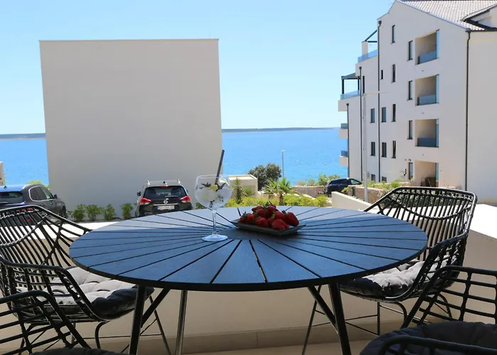 Dolphin View Ii With A Pool By The