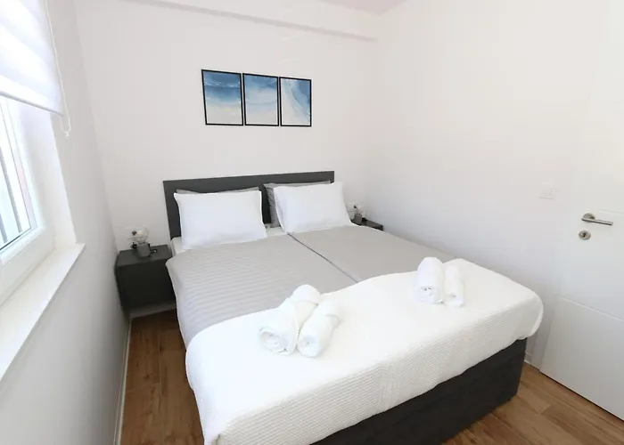 아파트 Dolphin View Ii With A Pool By The *